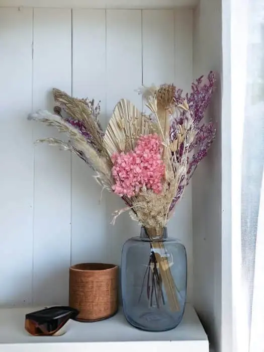 זר פרחים יבשים